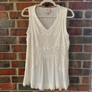 Sleeveless Ivory Lace Top